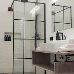 Indrani Nocleg ze śniadaniem 4*