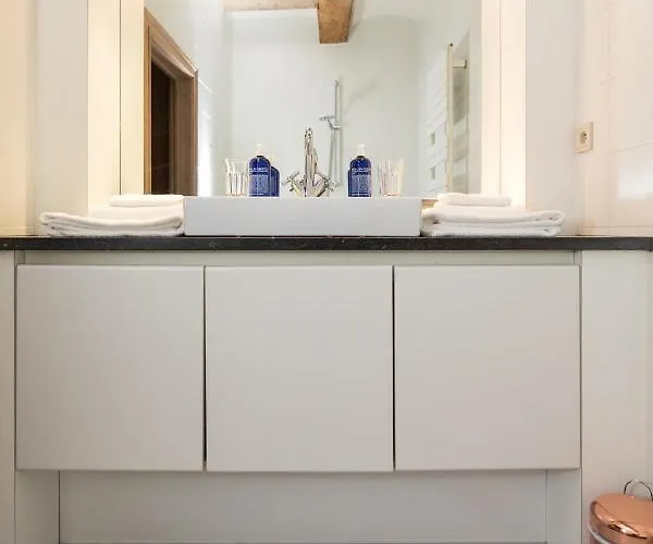 Indrani Couette-café Loupoigne