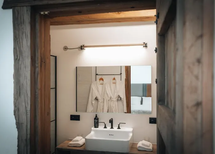 Indrani Couette-café 4*